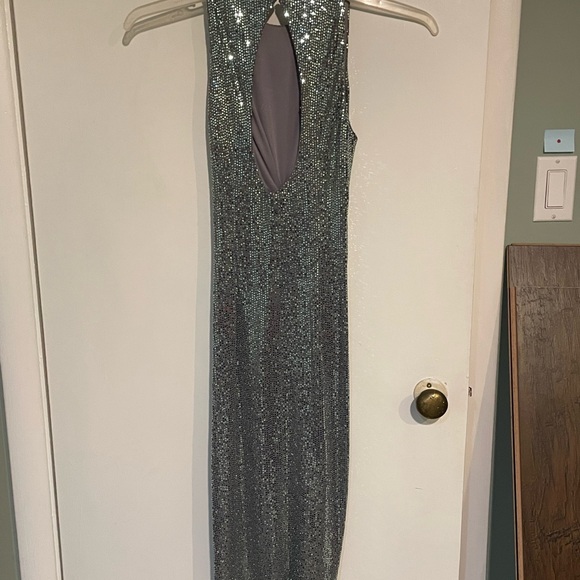 Stunning Zara Dress - Picture 3 of 4